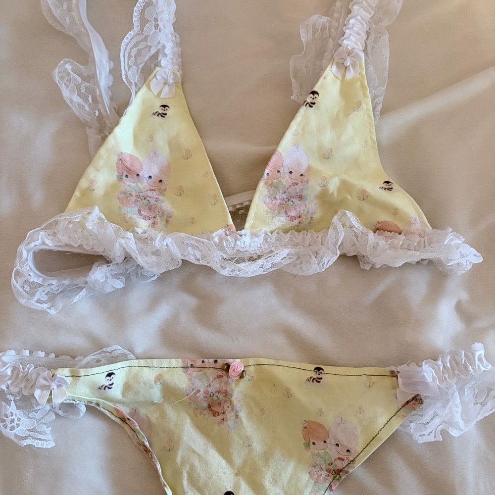 Precious Moments lingerie set